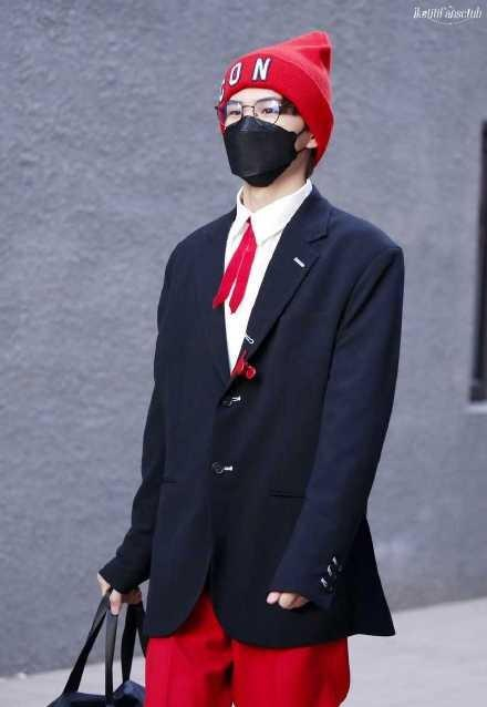 自古红蓝出CP是什么梗？